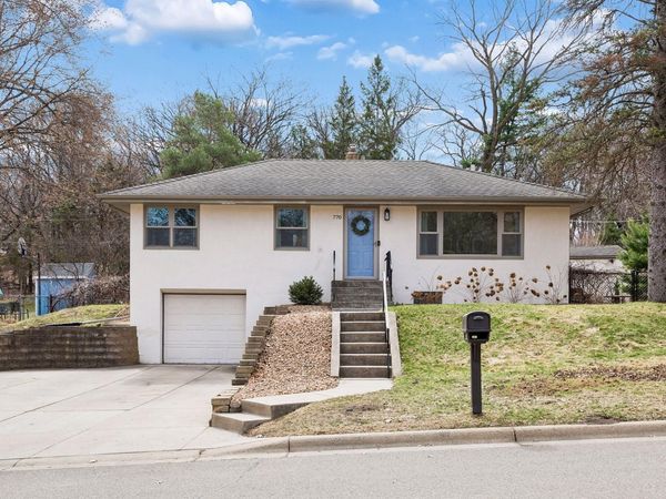 770 Parker Avenue, Roseville, MN 55113