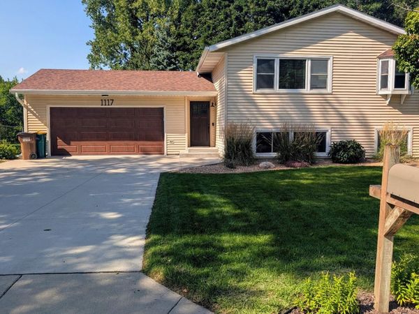 1117 Eastgate Road , Albert Lea, MN 56007