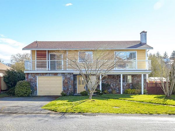 631 Jolly Pl , Saanich, BC V8Z 6R9