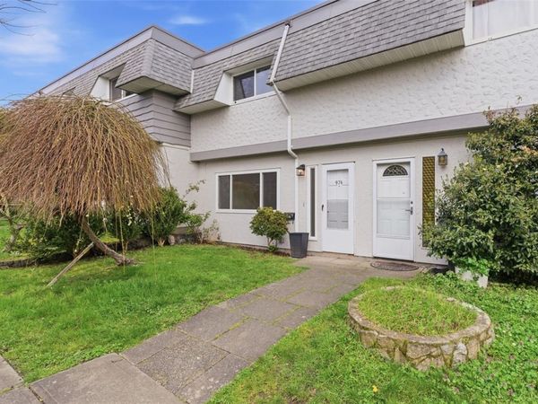 976 Market St , Victoria, BC V8T 2E9