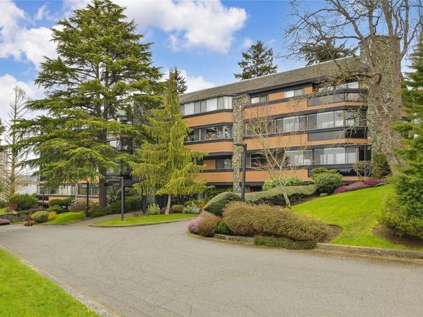 1106 Glenora Pl, Unit 406, Saanich, BC V8P 2C3