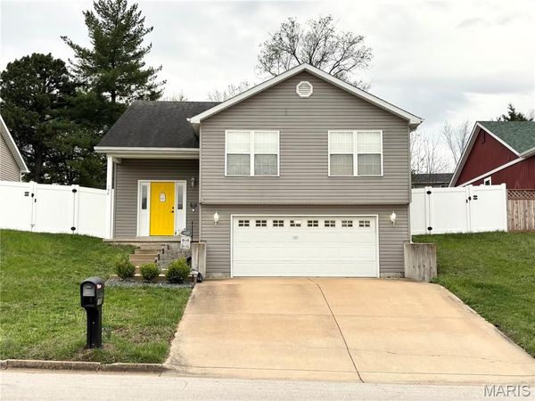 100 E North Street , St Clair, MO 63077