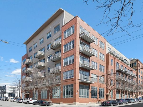 824 W Superior Street, Unit 306, Chicago, IL 60642