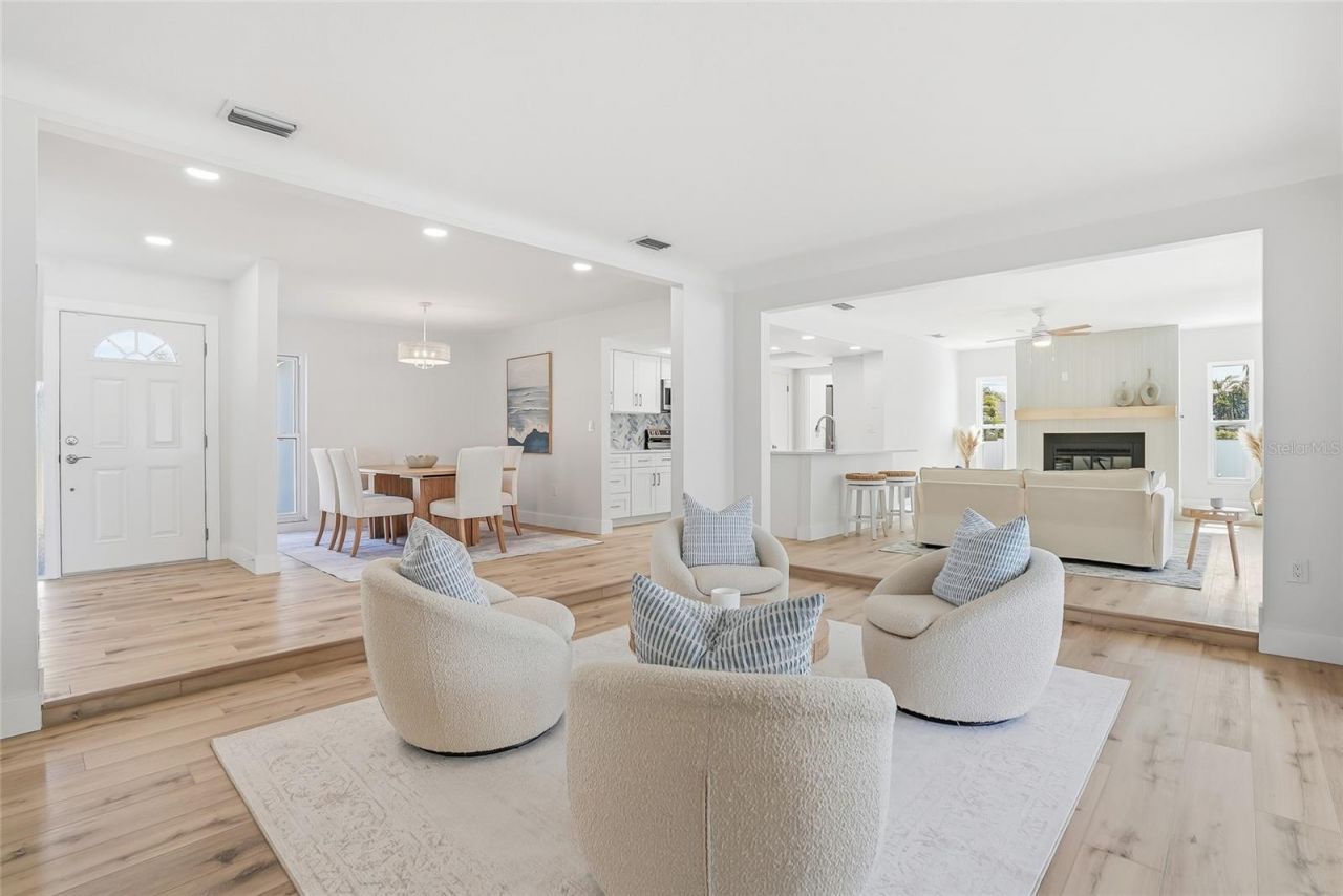 5708 Bayshore Drive, Seminole, FL 33772 Photo