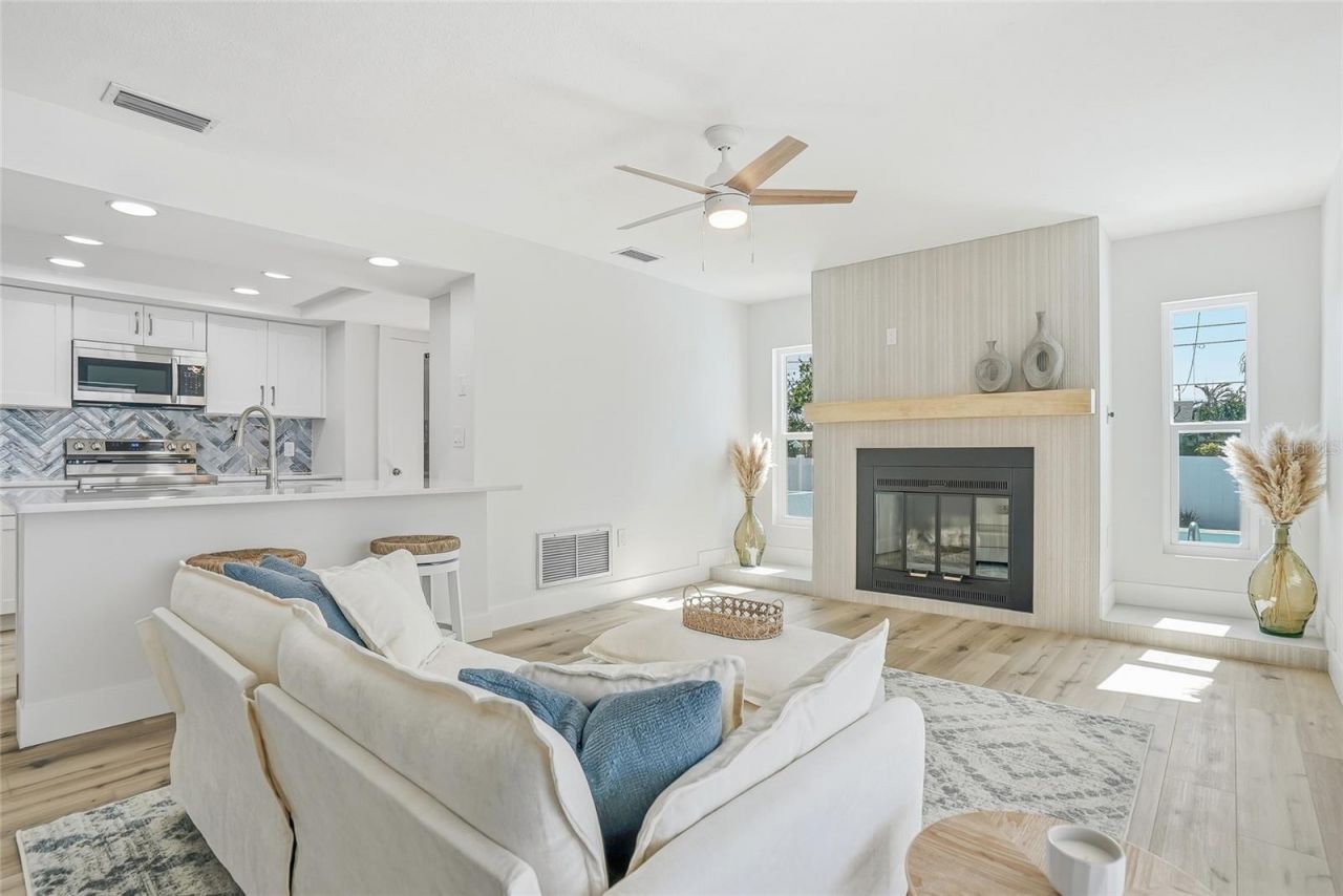 5708 Bayshore Drive, Seminole, FL 33772 Photo