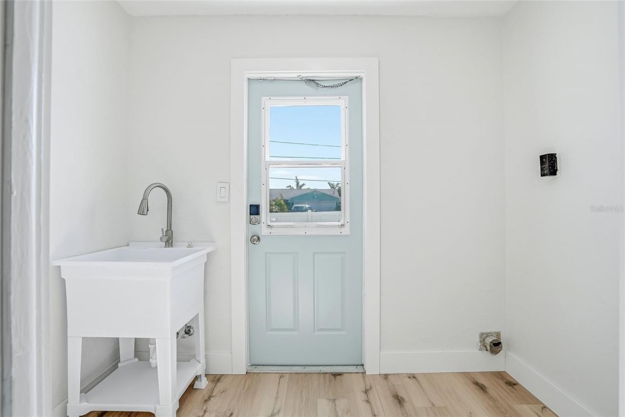 5708 Bayshore Drive, Seminole, FL 33772 Photo