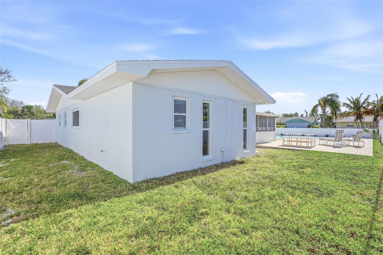 5708 Bayshore Drive, Seminole, FL 33772 Photo
