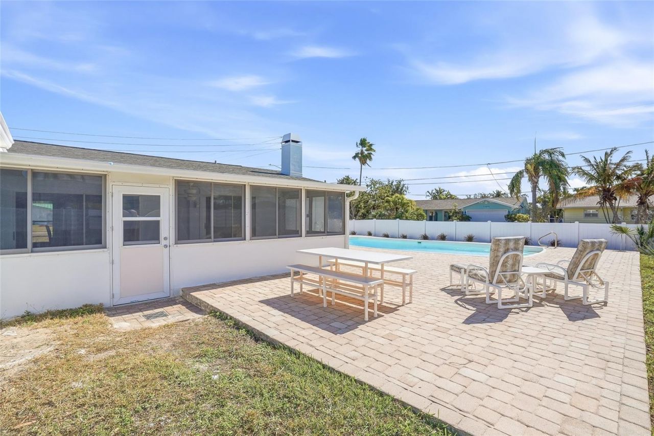 5708 Bayshore Drive, Seminole, FL 33772 Photo