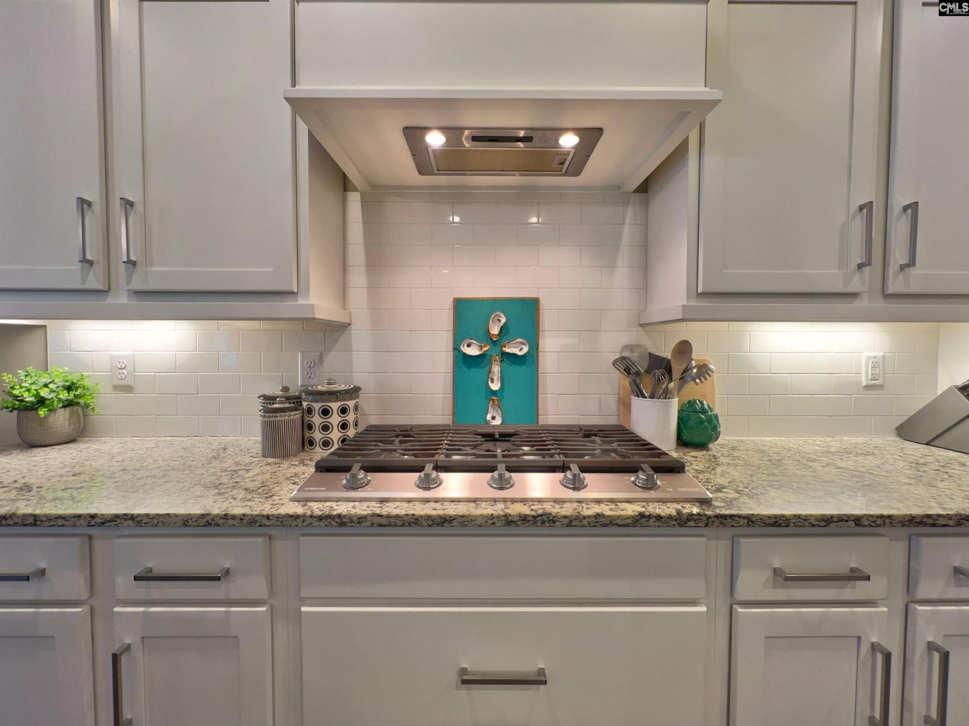 2013 Plumer Drive  Photo 9