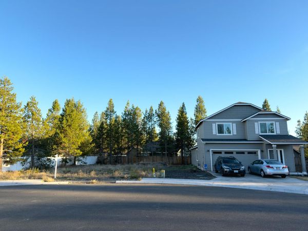 16631 Landing Court, La Pine, OR 97739