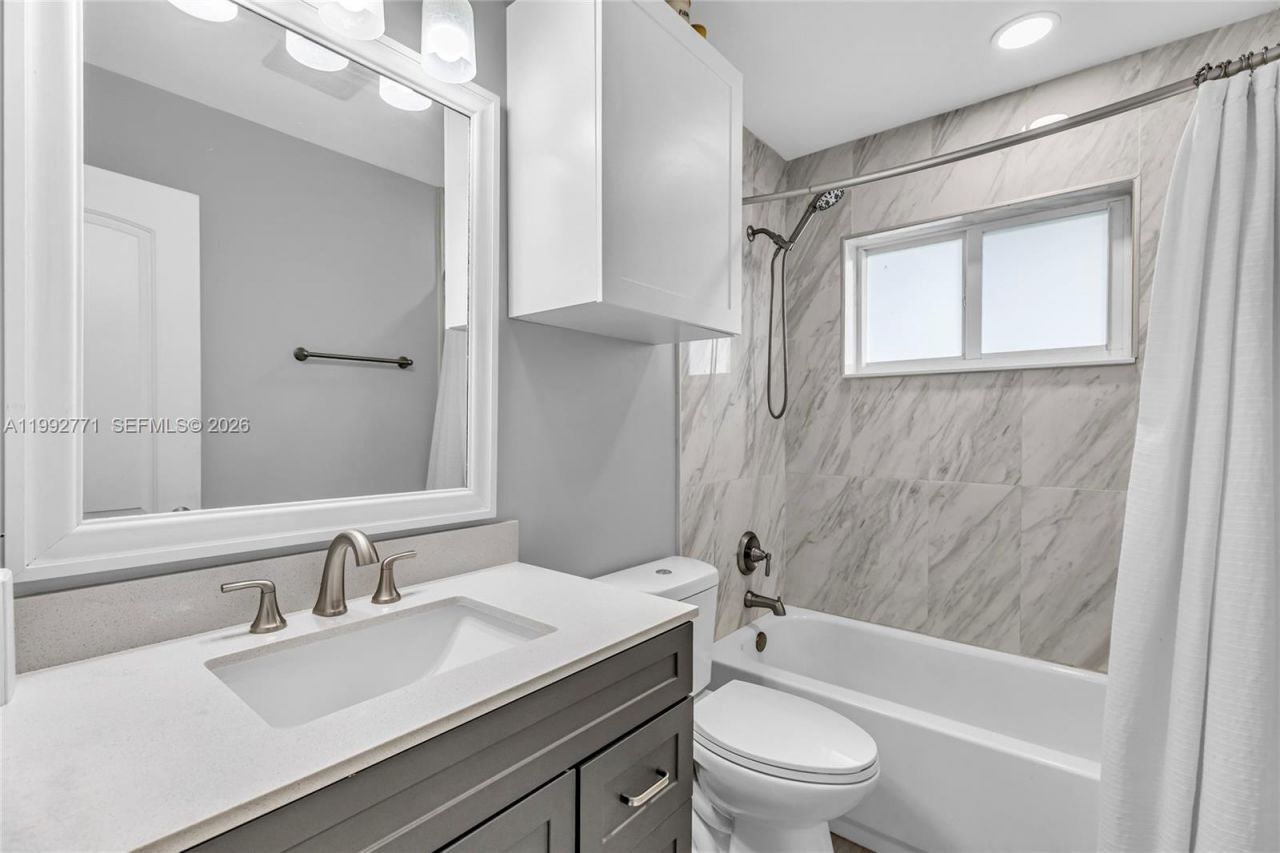 819 N 32nd Ave , Hollywood, FL 33021 Photo