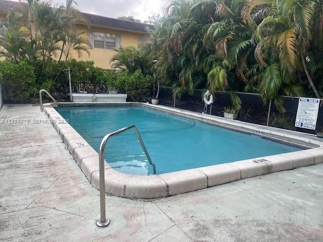 1830 Dixieanna St , Unit 606, Hollywood, FL 33020 Photo