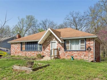 7804 NW Milrey Drive, Kansas City, MO 64152