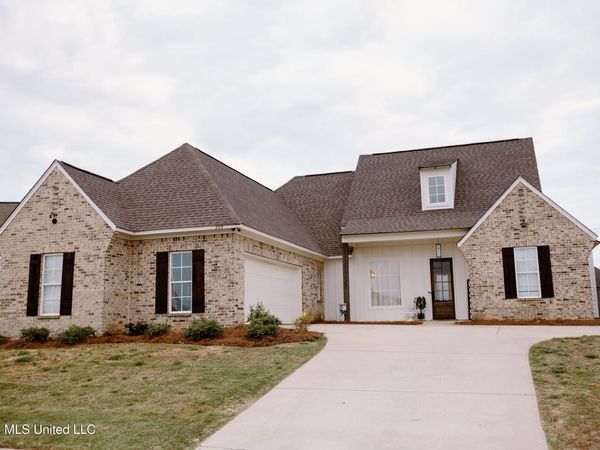 209 Ashbury Cove, Canton, MS 39046
