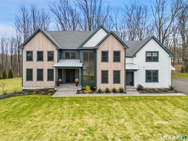 8 Holly, Newtown, CT 06482