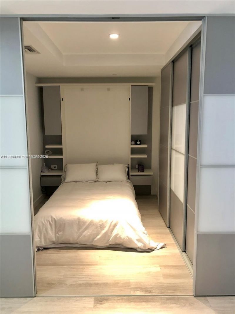 45 SW 9th St , Unit 2004, Miami, FL 33130 Photo