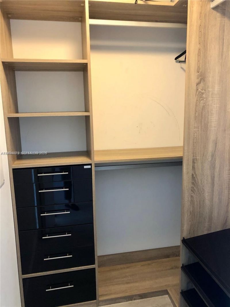 45 SW 9th St , Unit 2004, Miami, FL 33130 Photo