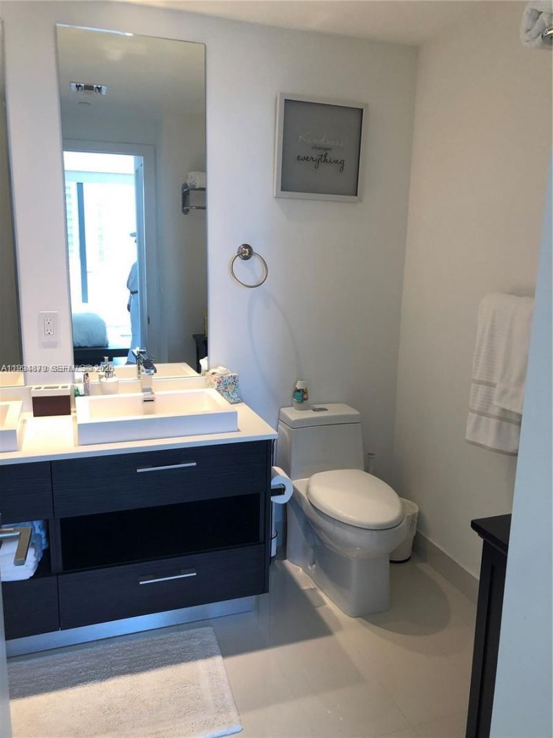 45 SW 9th St , Unit 2004, Miami, FL 33130 Photo