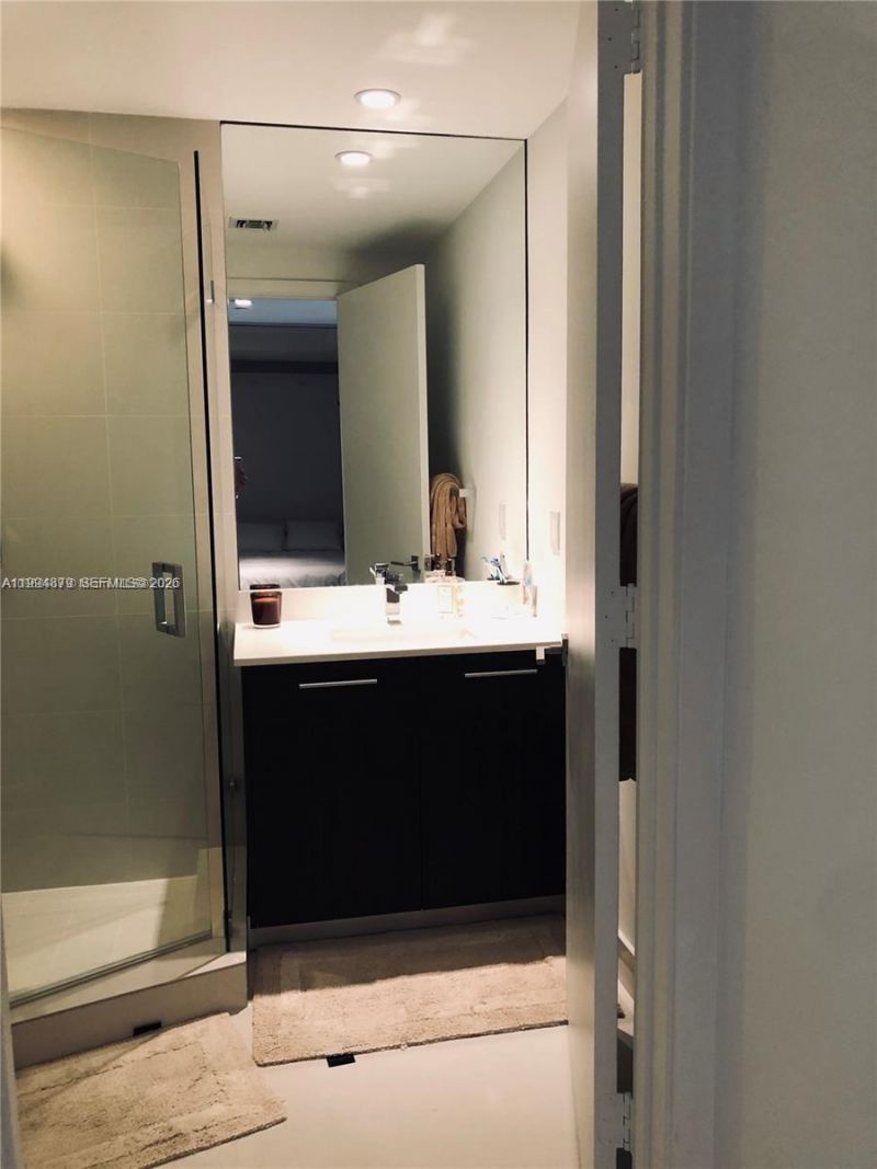 45 SW 9th St , Unit 2004, Miami, FL 33130 Photo