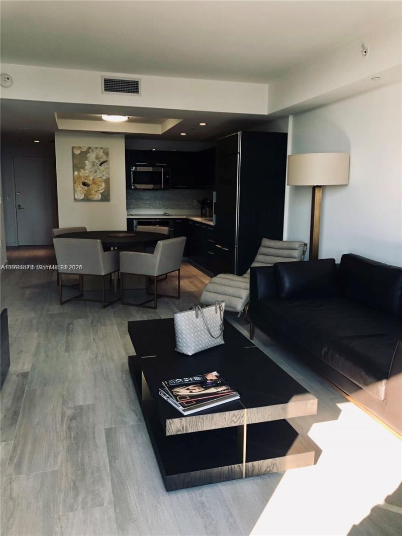 45 SW 9th St , Unit 2004, Miami, FL 33130 Photo