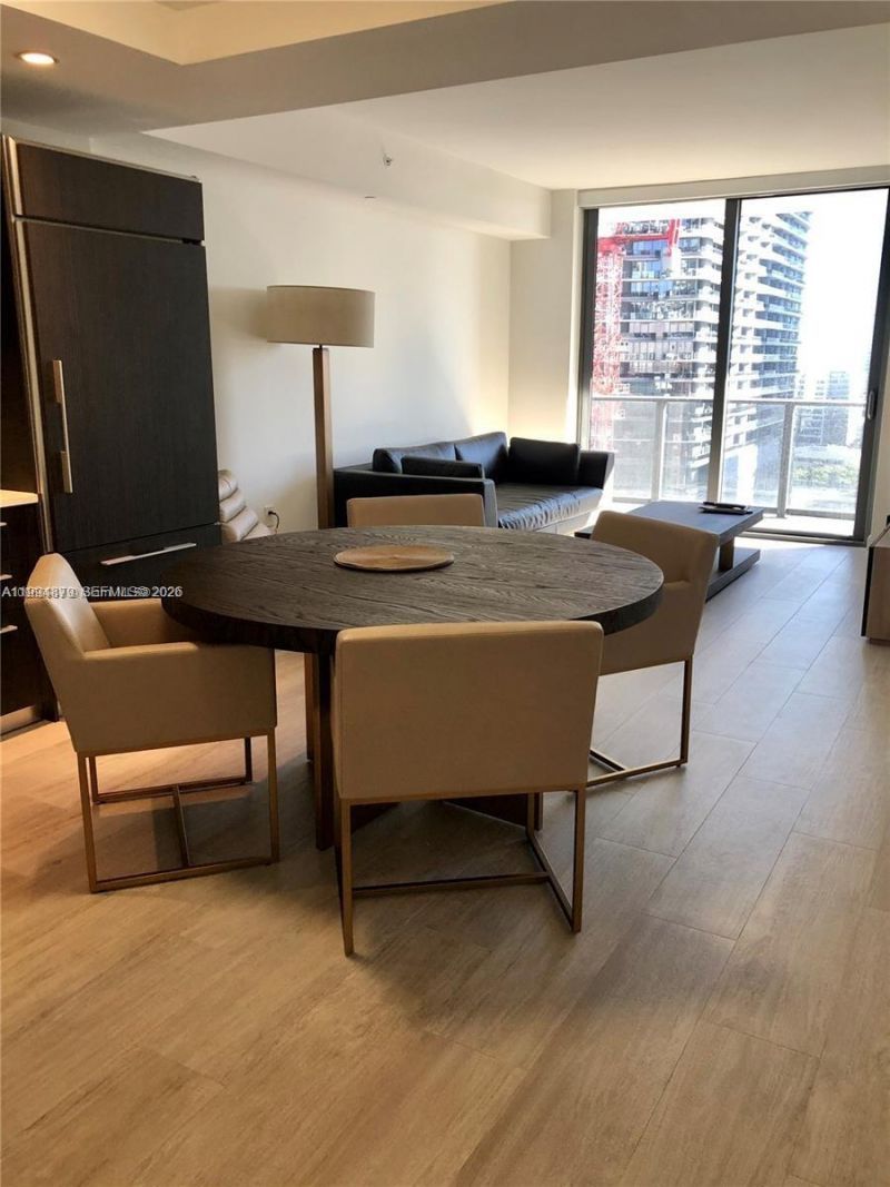 45 SW 9th St , Unit 2004, Miami, FL 33130 Photo