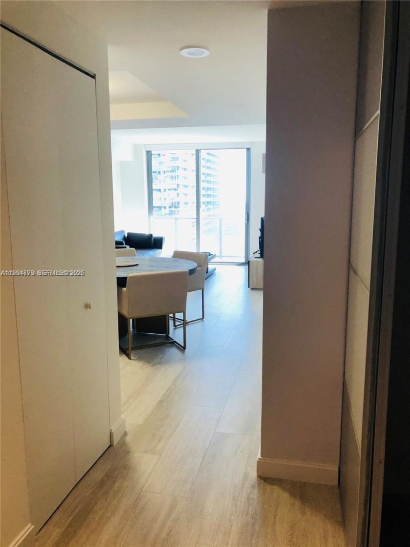 45 SW 9th St , Unit 2004, Miami, FL 33130 Photo