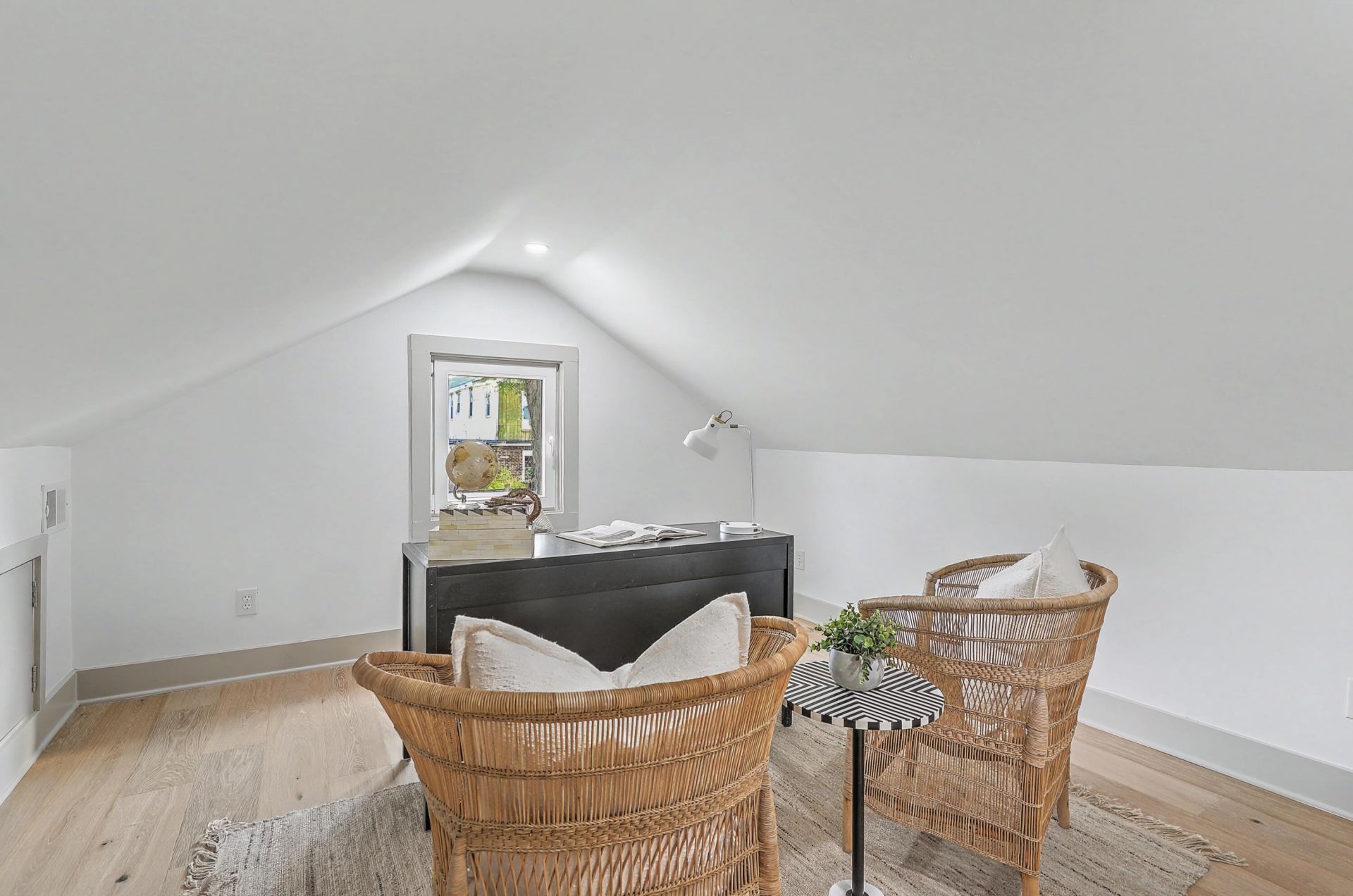 5 Saint Margaret Street Photo 36