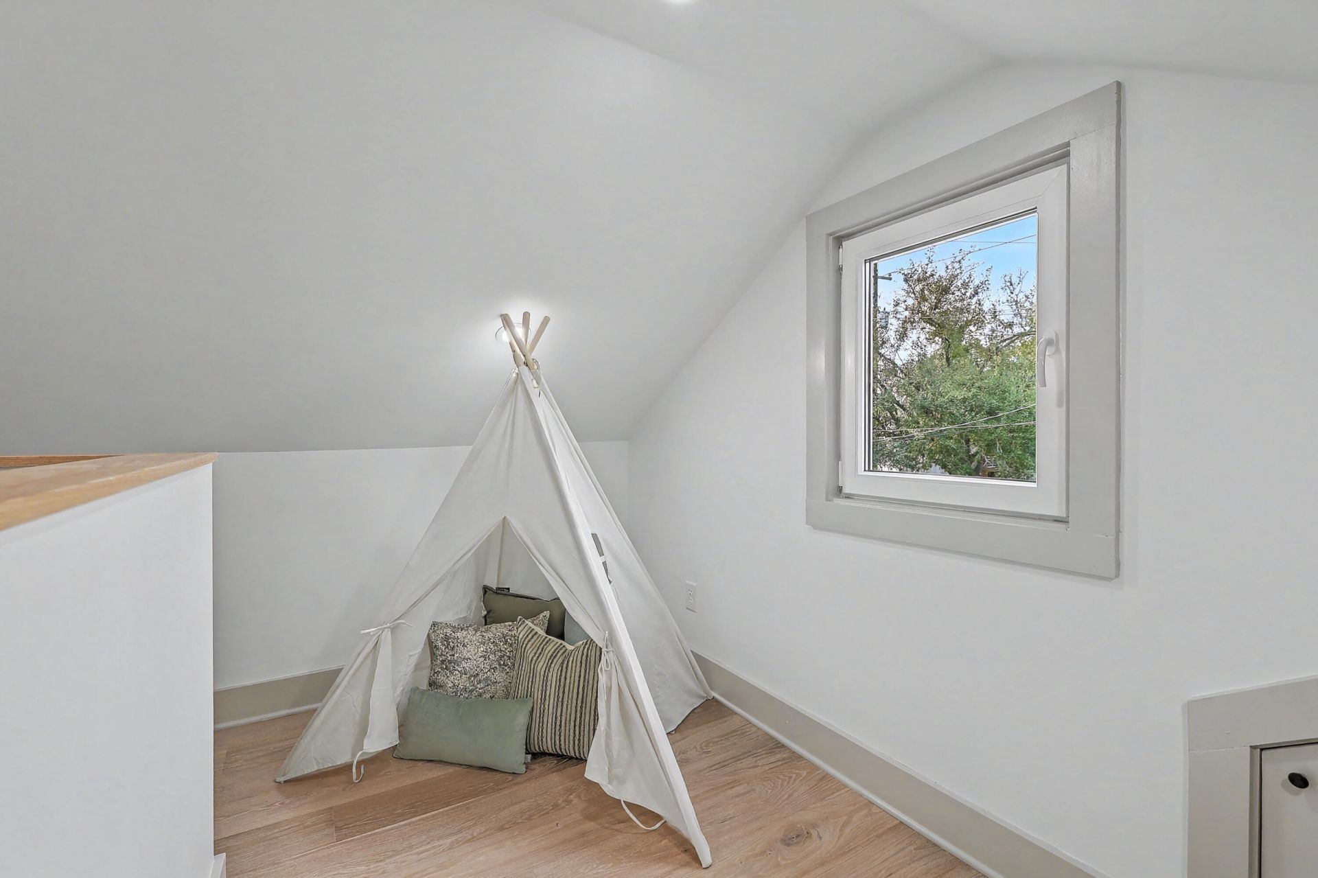 5 Saint Margaret Street Photo 40