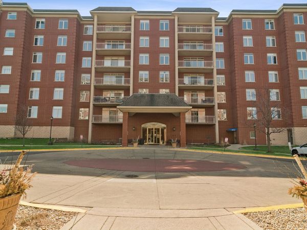 8340 Callie Avenue , Unit 402, Morton Grove, IL 60053