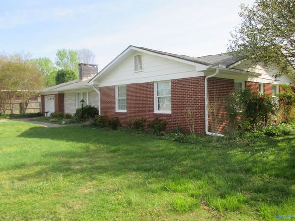 700 Meadowview Street, Athens, AL 35611