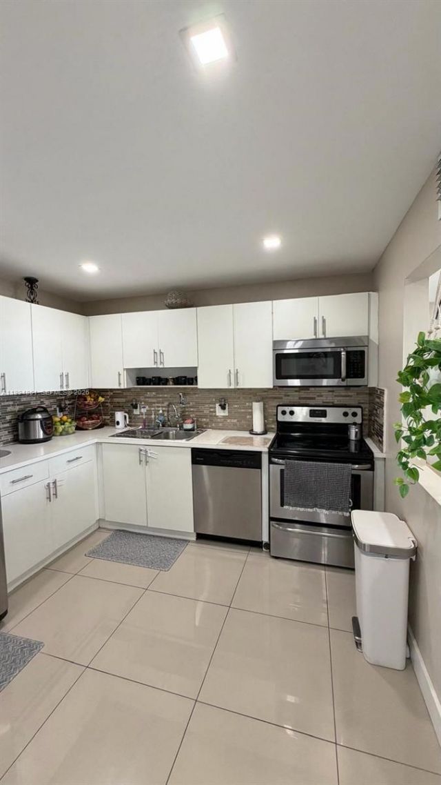 13499 Biscayne Blvd , Unit 805, North Miami, FL 33181 Photo