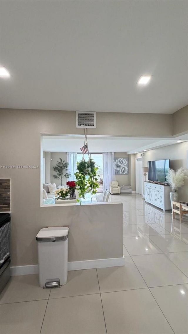 13499 Biscayne Blvd , Unit 805, North Miami, FL 33181 Photo