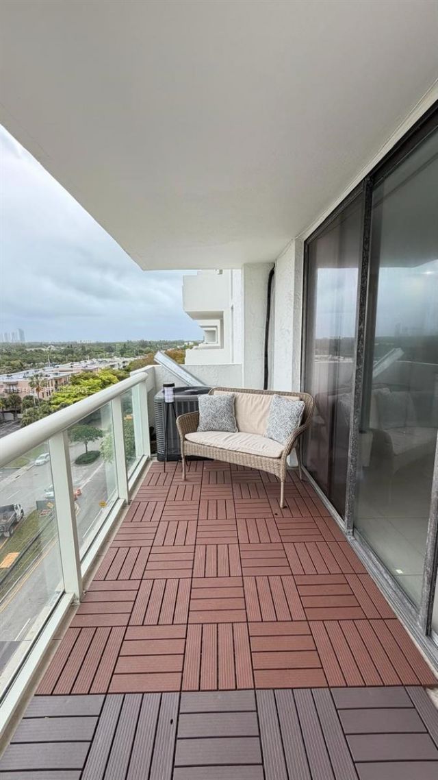 13499 Biscayne Blvd , Unit 805, North Miami, FL 33181 Photo