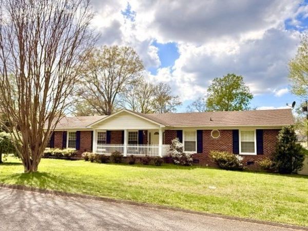 110 Lannom Cir , Tullahoma, TN 37388