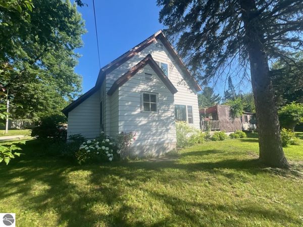 415 Sunnyside Drive, Cadillac, MI 49601