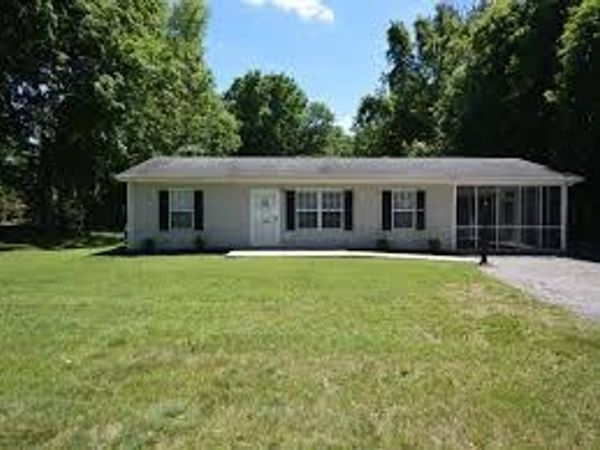 1592 Highway 76 , Clarksville, TN 37043