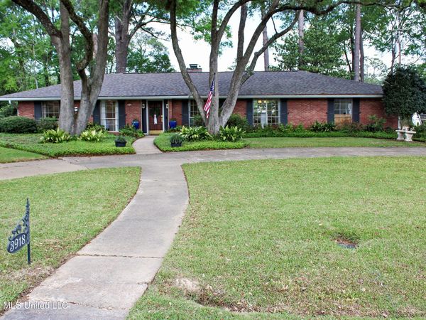 3918 Rhymes Place, Jackson, MS 39211