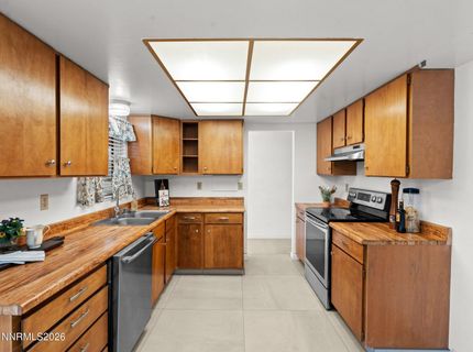 10675 Deodar Way, Reno, NV 89506 Photo