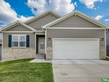 4411 Schilling Drive, Bellevue, NE 68123