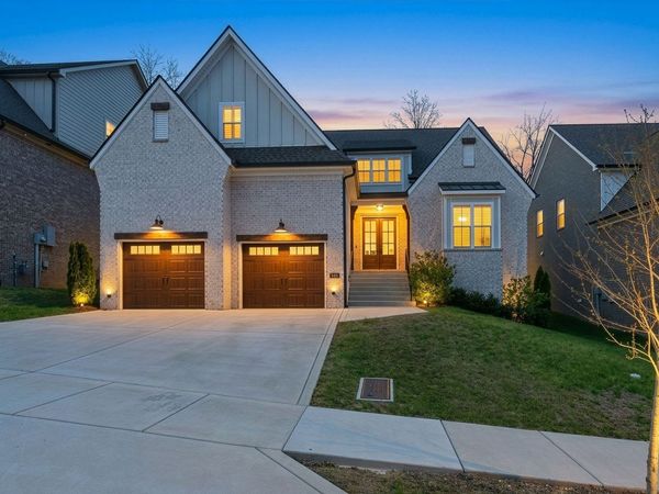 240 Valley Bend Dr , Nashville, TN 37214