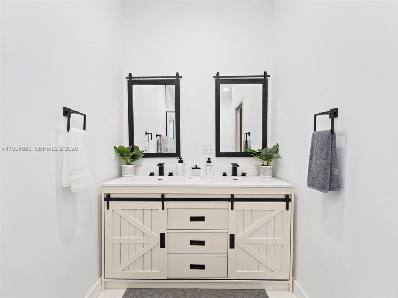 16828 NW 83rd Pl, Miami Lakes, FL 33016 Photo