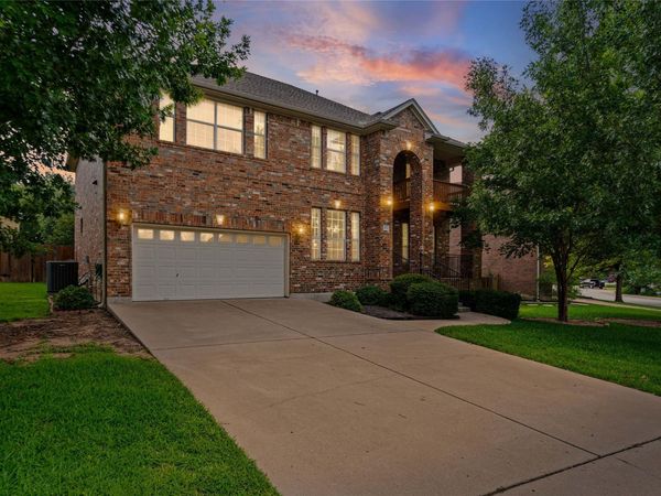 10700 Pointe View DR, Austin, TX 78738