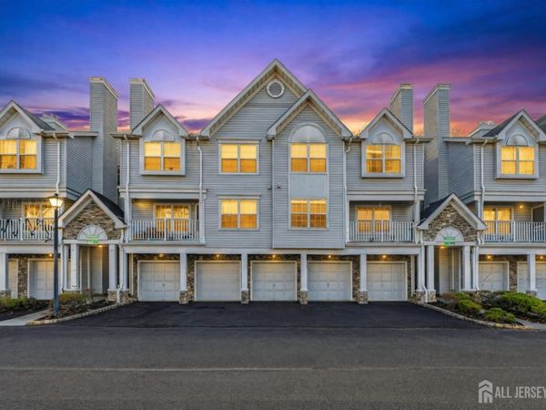 107 Prestwick Way, Edison, NJ 08820