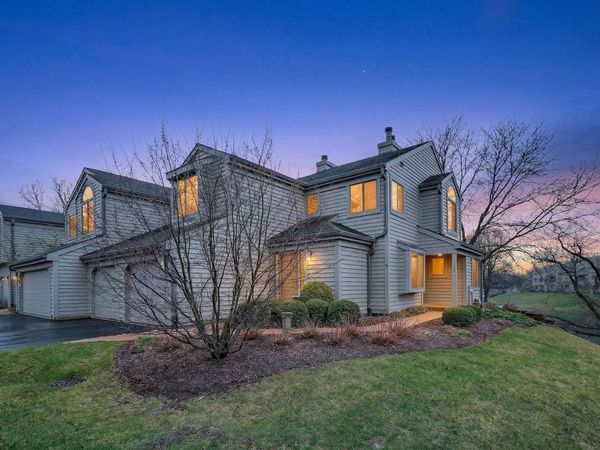 962 Shoreline Road , Unit 898, Lake Barrington, IL 60010