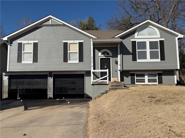 19704 E 9th Street, Independence, MO 64056