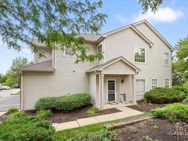 452 Jamestown Court , Aurora, IL 60502