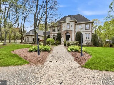 606 KENTLAND DRIVE, GREAT FALLS, VA 22066