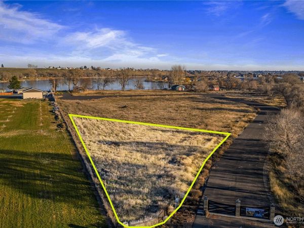 1 Valley Road NE, Unit 1, Moses Lake, WA 98837