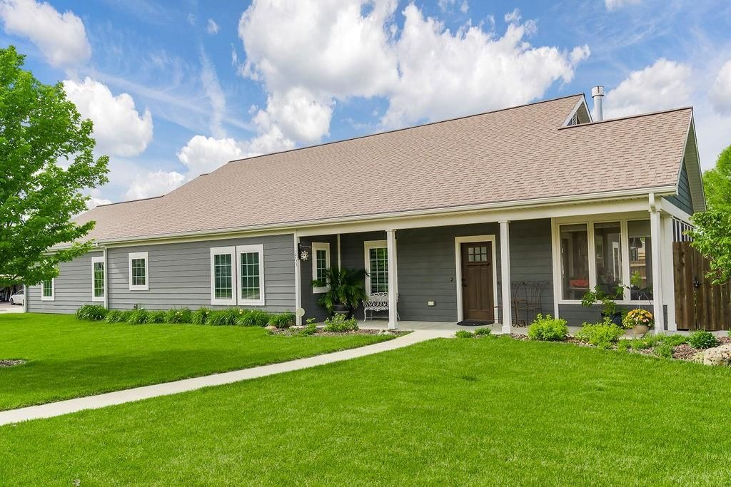 1733 S Chestnut Street, Ottawa, KS 66067 Main Photo