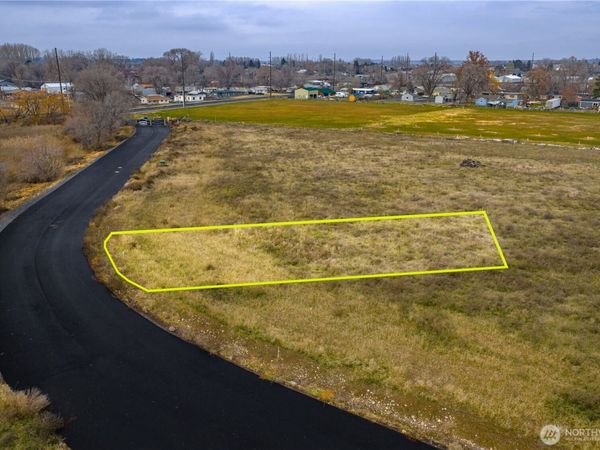 4 Valley Road NE, Unit 4, Moses Lake, WA 98837